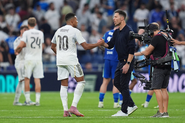 Alguns jogadores nunca perceberam verdadeiramente as ideias táticas de Xabier Alonso